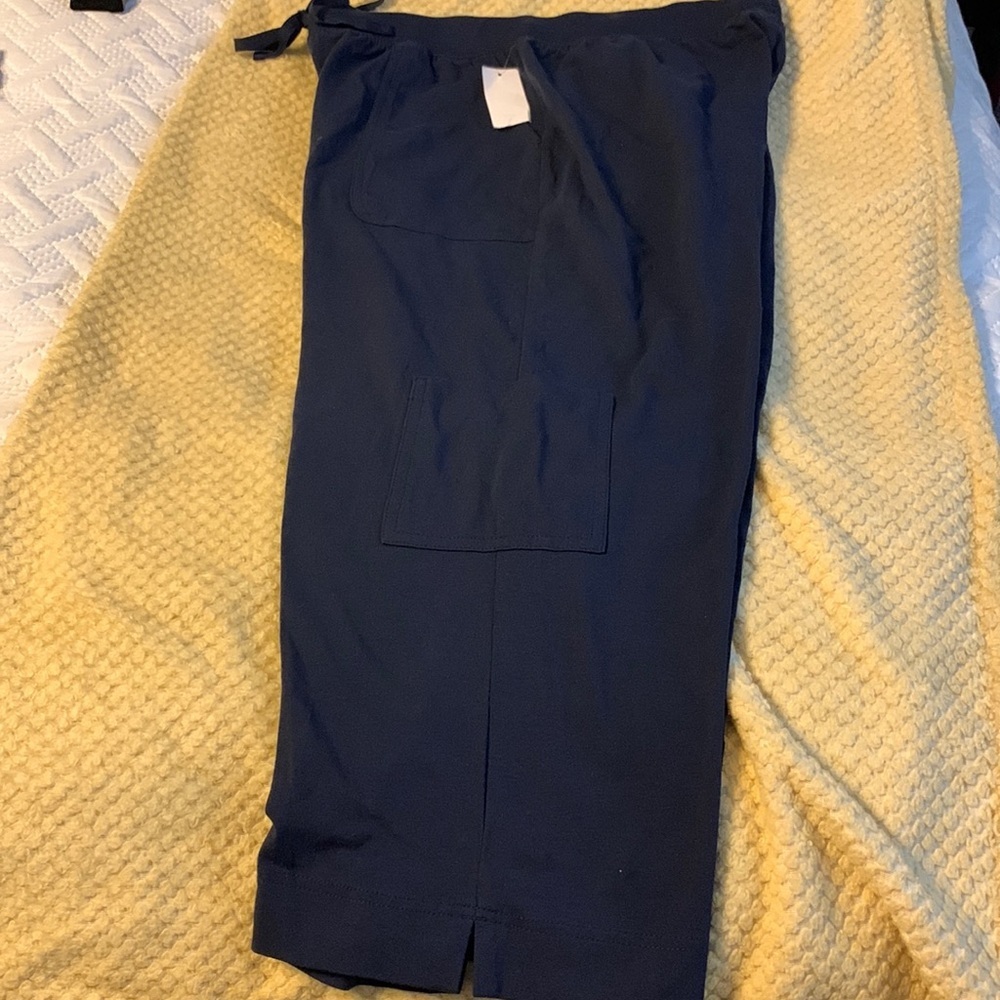 Cropped Exercise pants. Size Large. NWT  Some stretch.